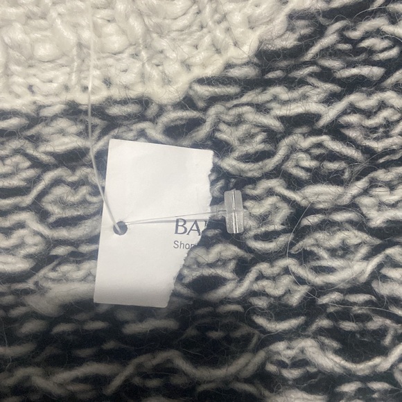 Banana Republic, size Med, black & white fringe sweater. BNWT - Picture 6 of 6